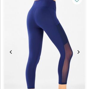 Fabletics Mila High-Waisted Pocket Capri